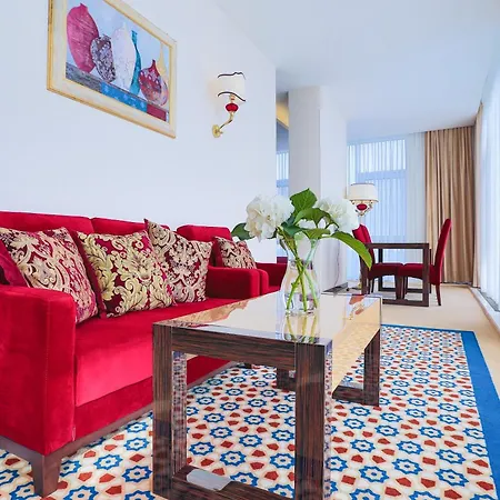 Hotel Kadorr &