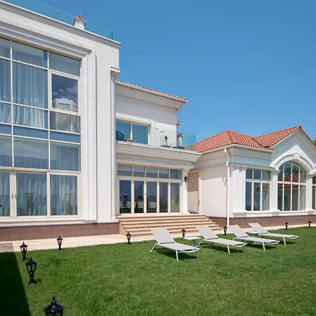 Hotel Kadorr & 5*