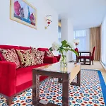 Hotel Kadorr &