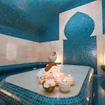 Kadorr & Hotel